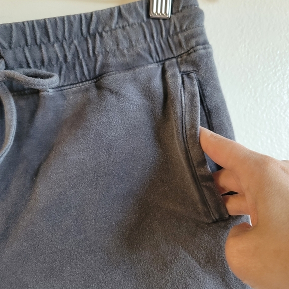 LACAUSA, Soft Fleece Sweat Shorts, Grey, Size Small, NWT - Picture 3 of 5